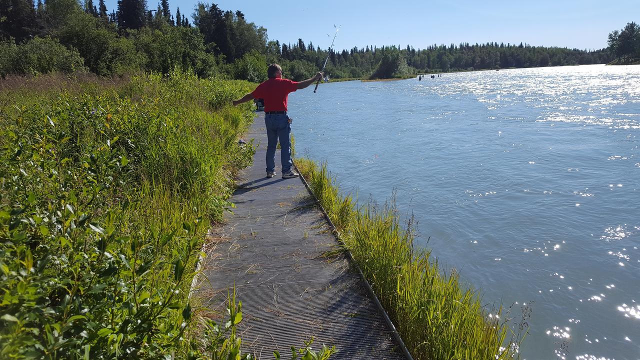 Southern Bluff Bed & Breakfast Soldotna Bagian luar foto